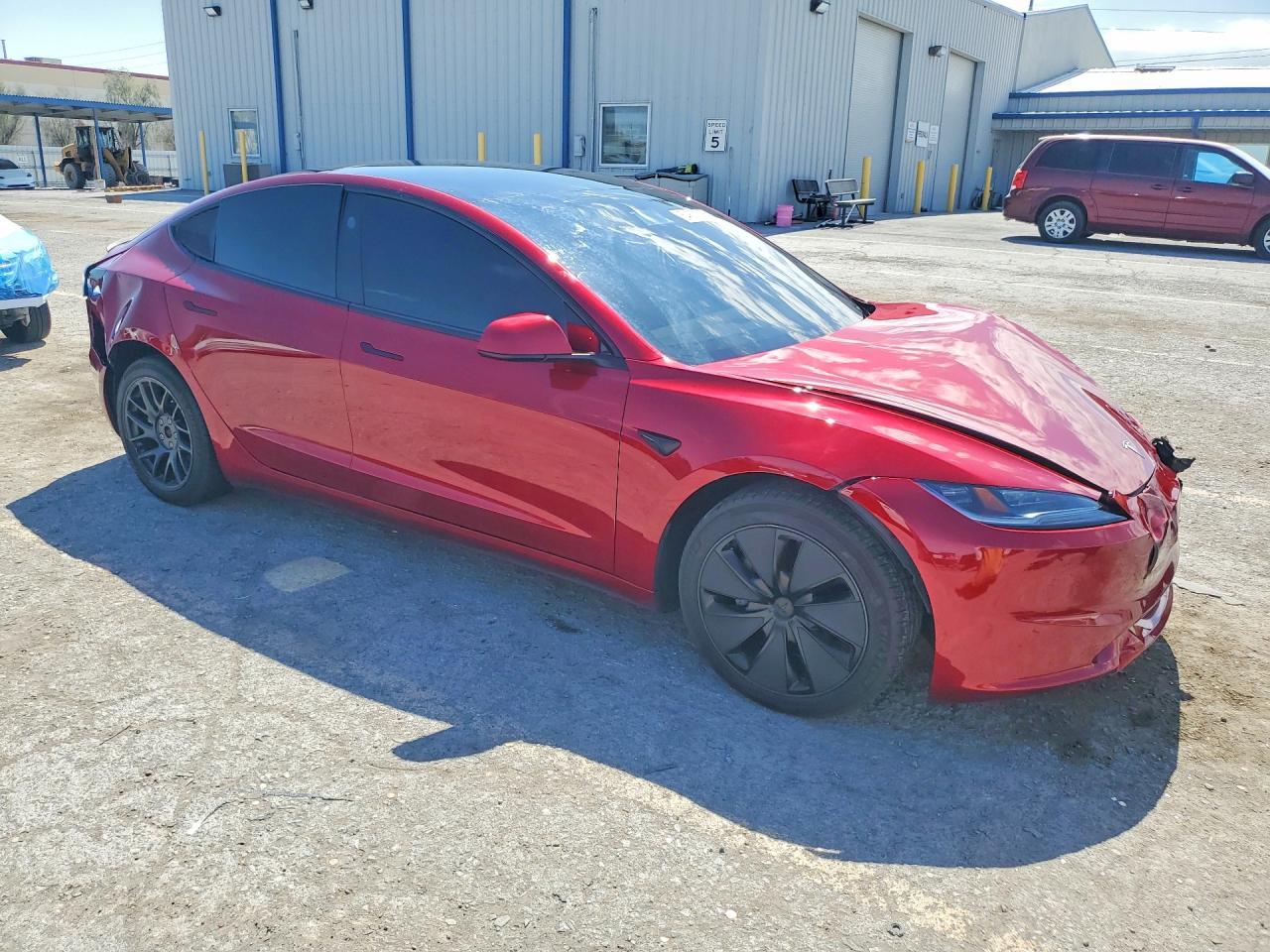 2025 Tesla Model 3 - zdjęcie 4