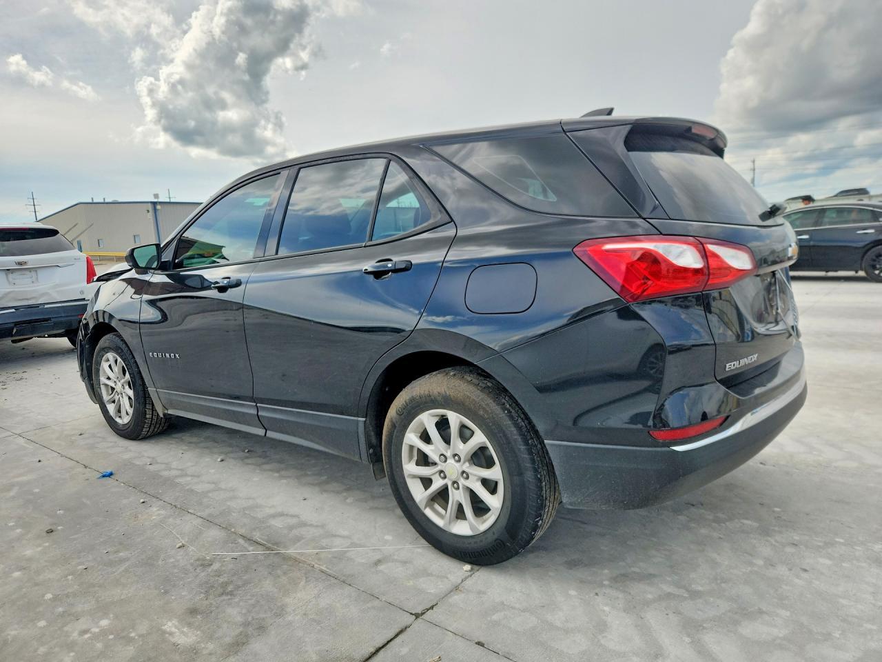 2018 Chevrolet Equinox Ls - zdjęcie 2