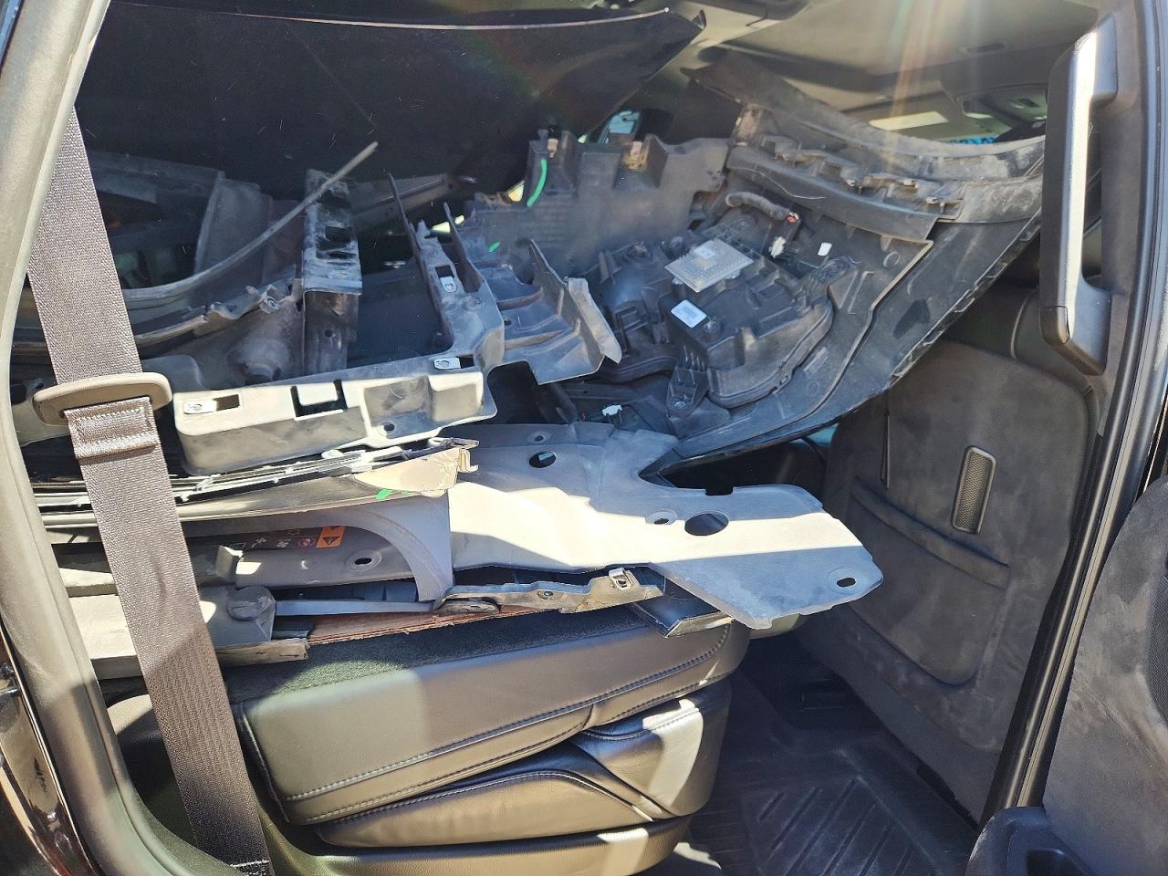 2018 Cadillac Escalade Platinum - zdjęcie 11