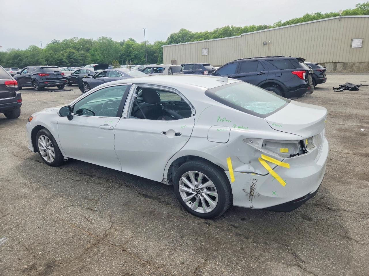 2024 Toyota Camry Le - zdjęcie 2