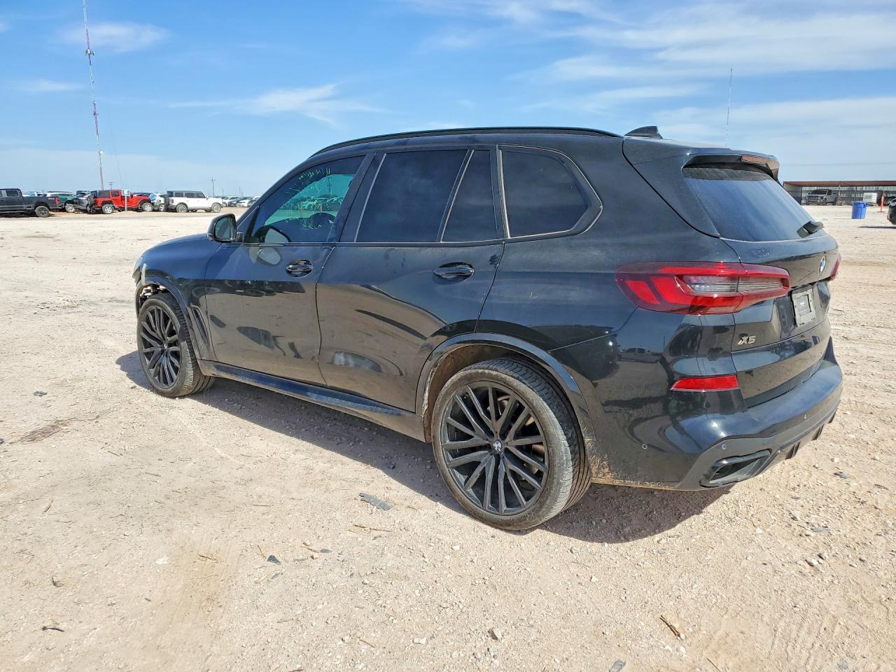 2022 BMW X5 M50I - zdjęcie 2
