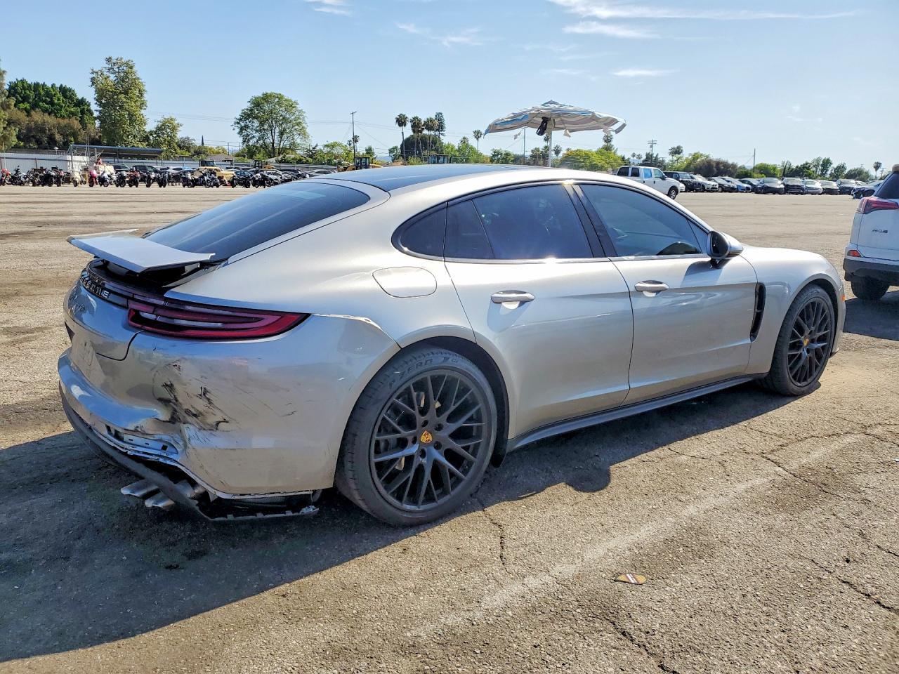 Porsche Panamera - zdjęcie 3