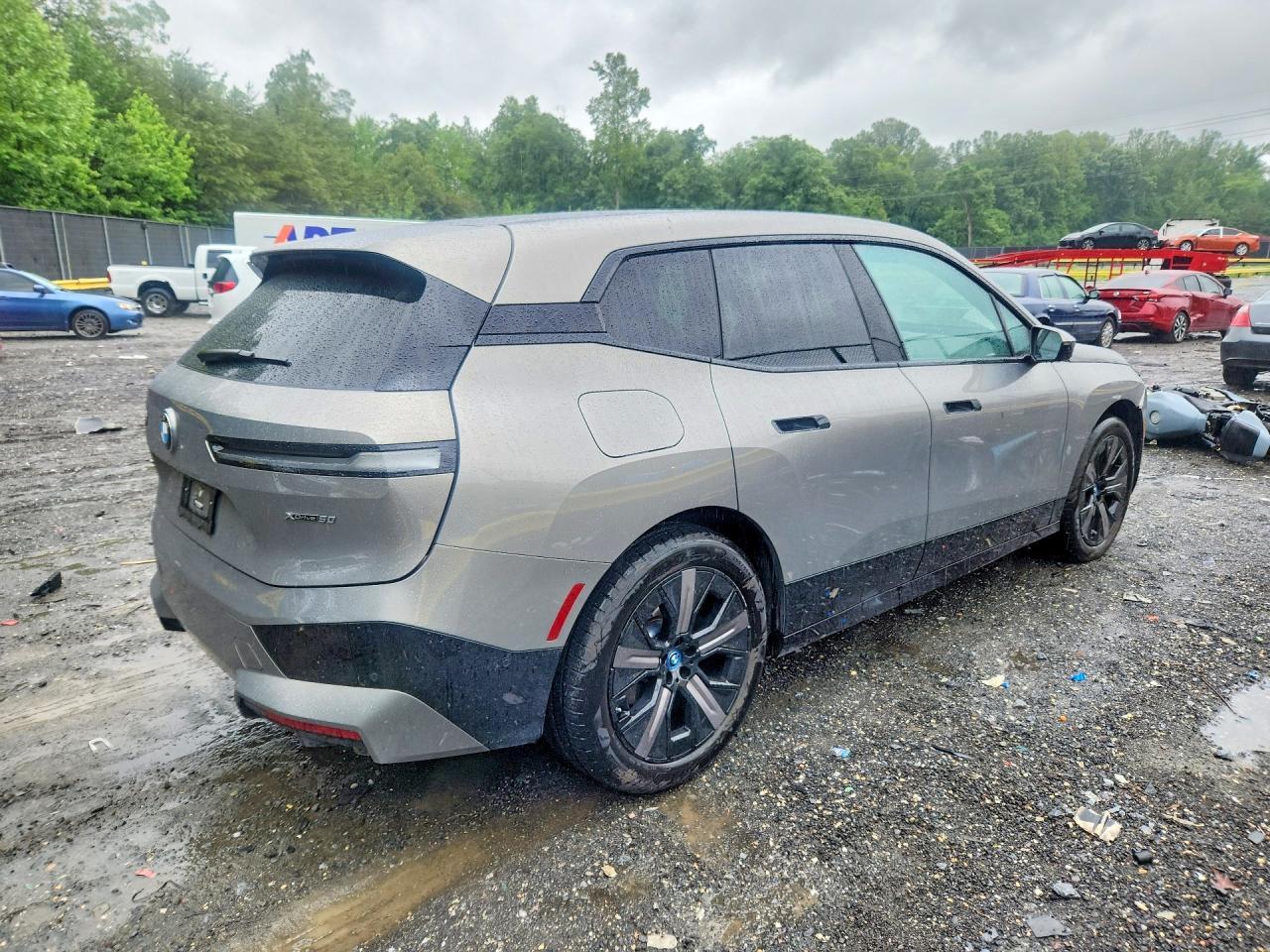 2024 BMW Ix xDrive50 - zdjęcie 3