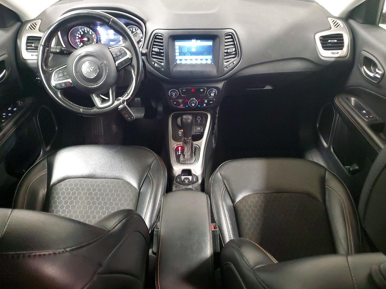 2020 Jeep Compass Latitude - zdjęcie 8