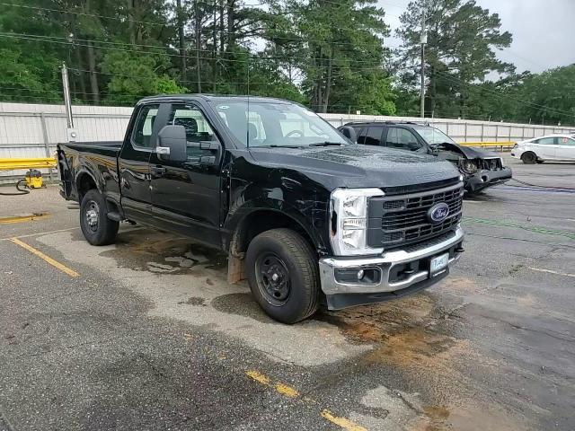 2026 Ford F350 Super Duty - zdjęcie 13