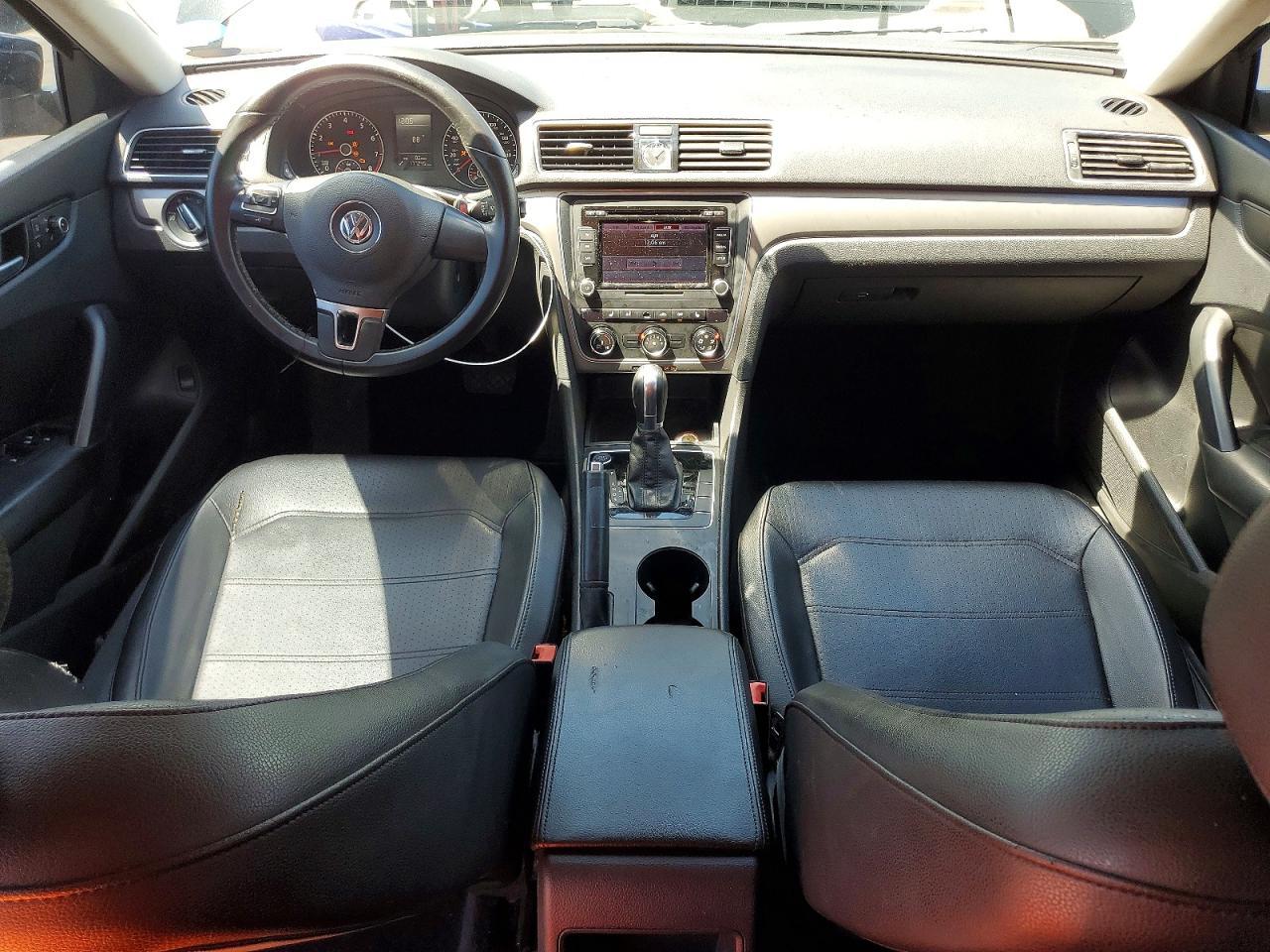 2015 Volkswagen Passat S - zdjęcie 8