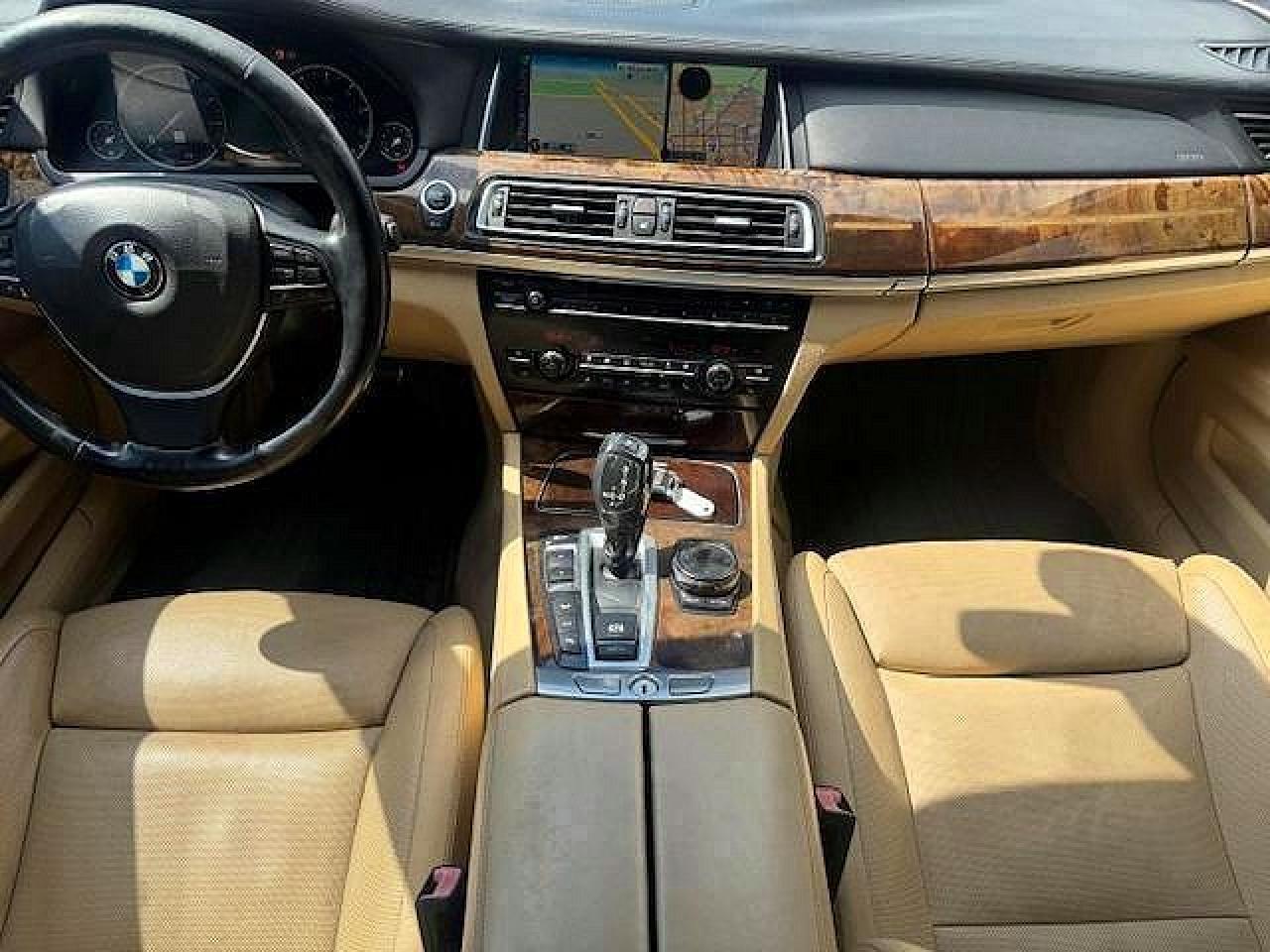 2015 BMW 750 Xi - zdjęcie 8