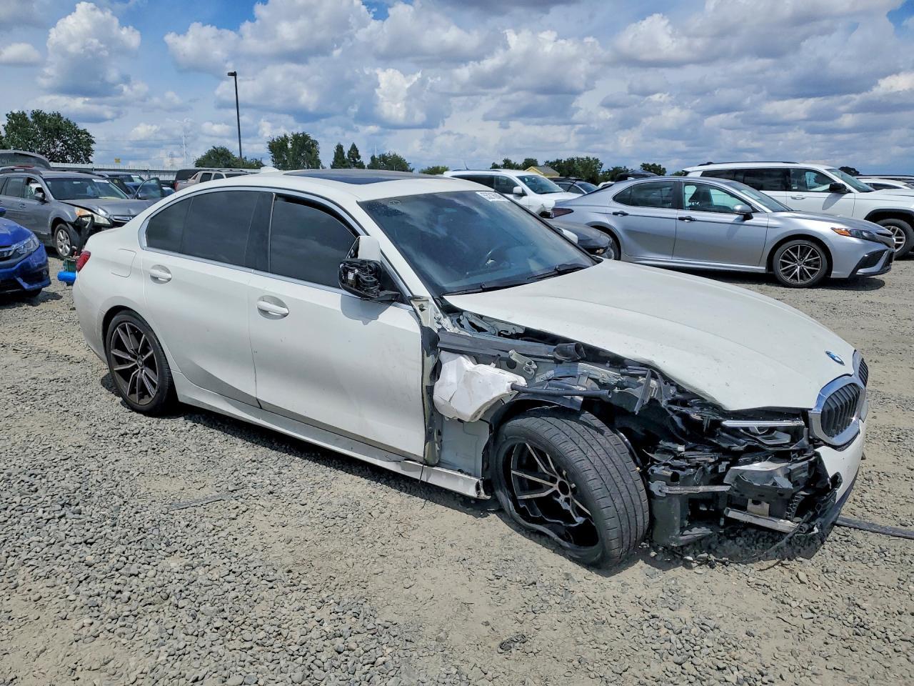 2020 BMW 330I - zdjęcie 4