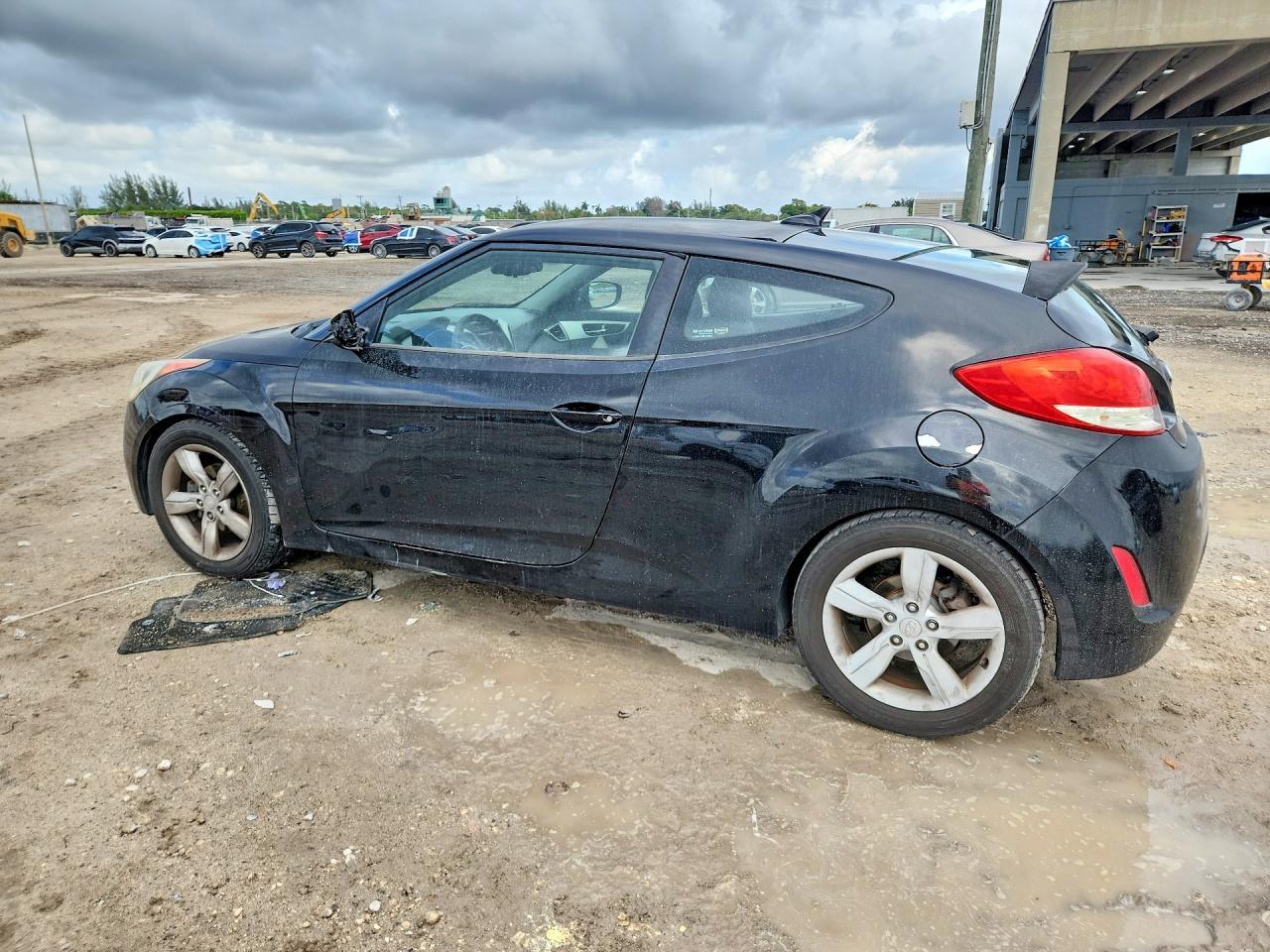2013 Hyundai Veloster Base - zdjęcie 2