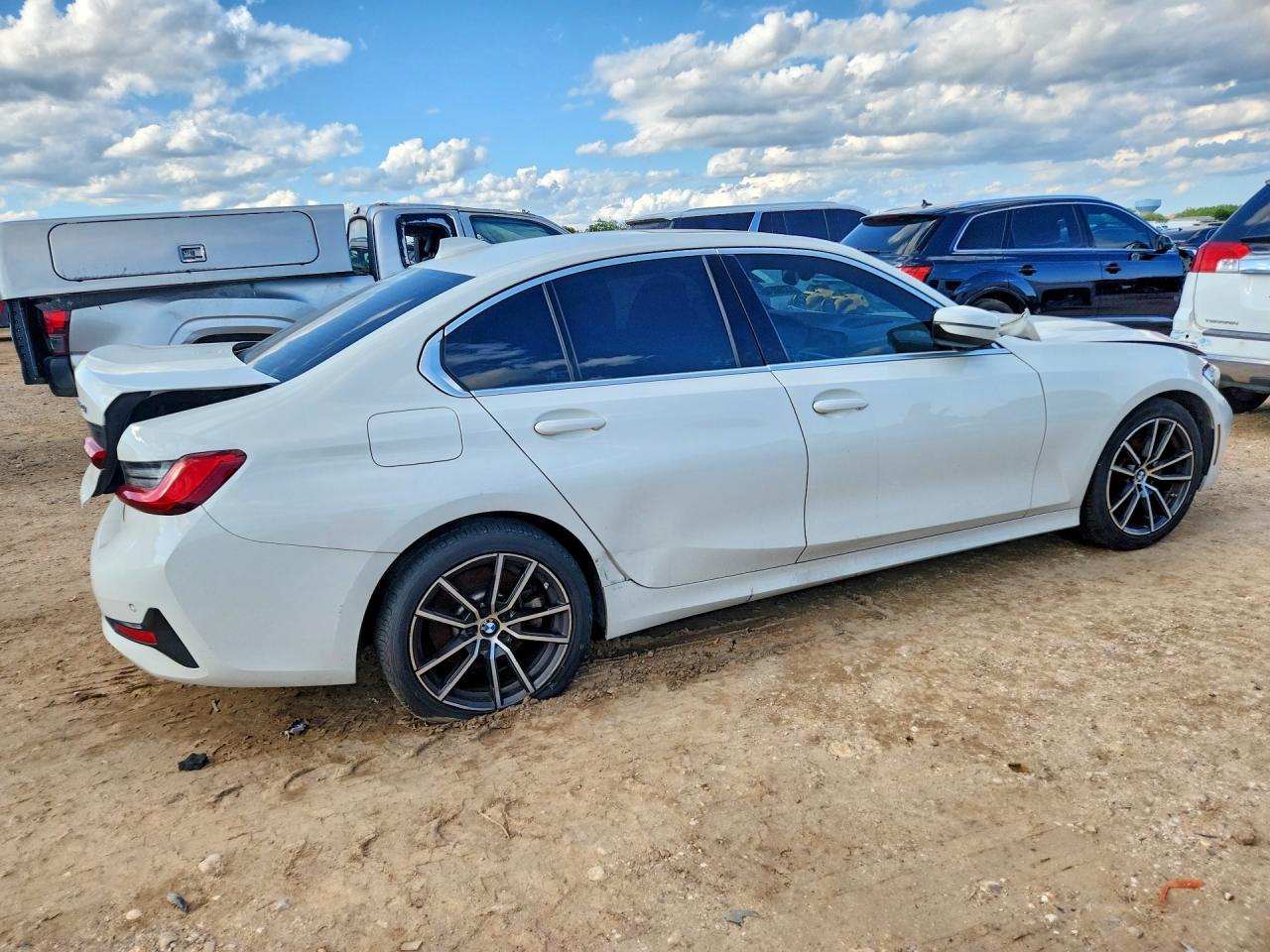 2020 BMW 330I - zdjęcie 3