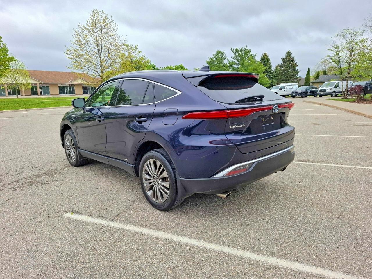 2021 Toyota Venza Le - zdjęcie 3