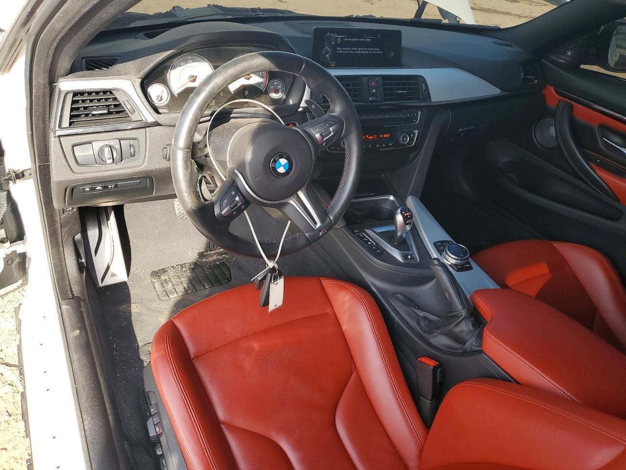 2015 BMW M4 - zdjęcie 8