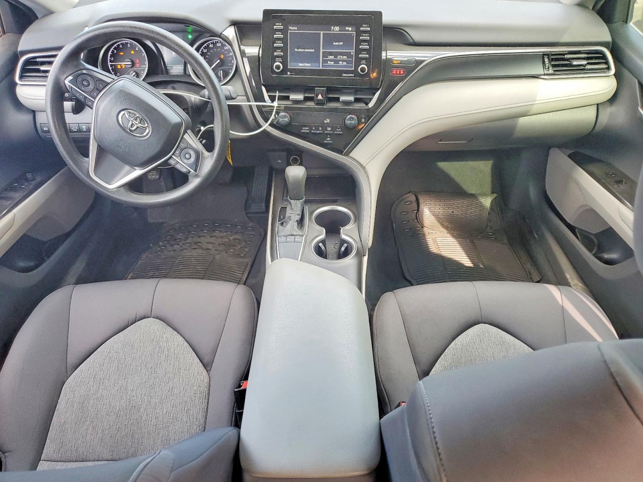 2022 Toyota Camry Le - zdjęcie 8