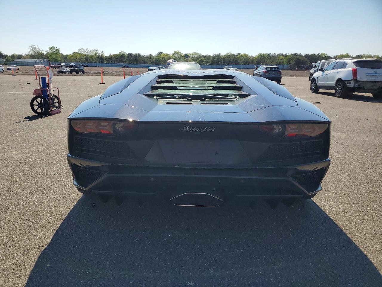 2018 Lamborghini Aventador S - zdjęcie 6