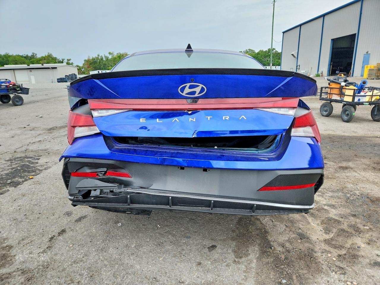 2025 Hyundai Elantra Sel Sport - zdjęcie 6