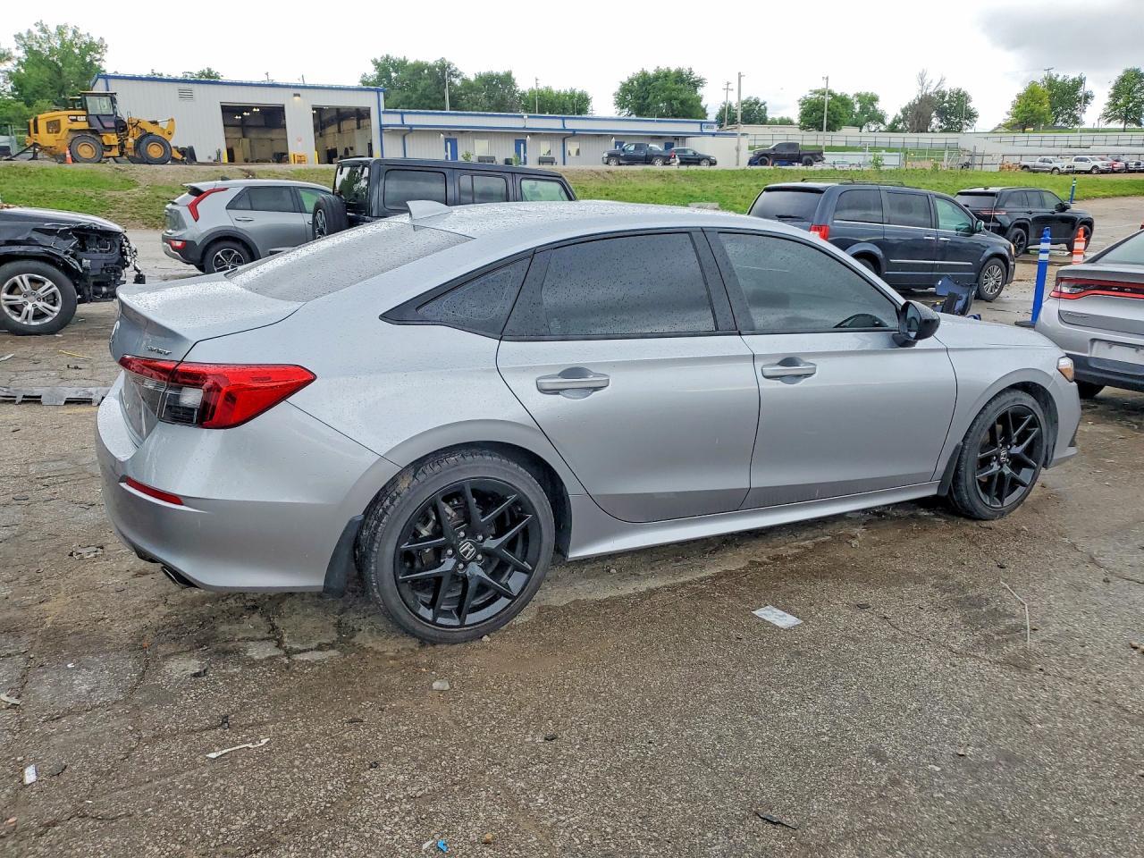 2023 Honda Civic Sport - zdjęcie 3