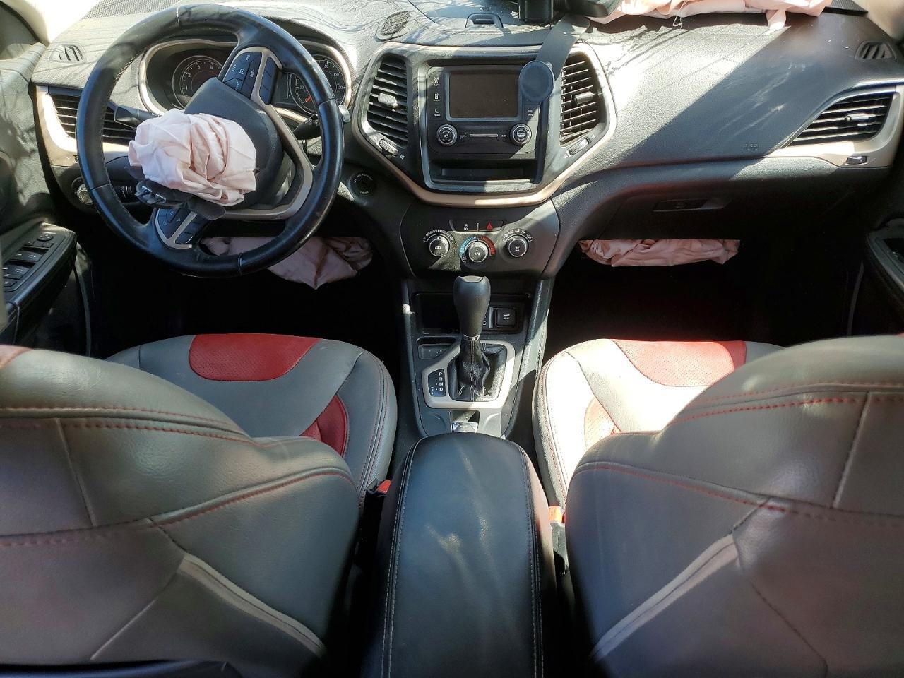 2015 Jeep Cherokee Sport - zdjęcie 8