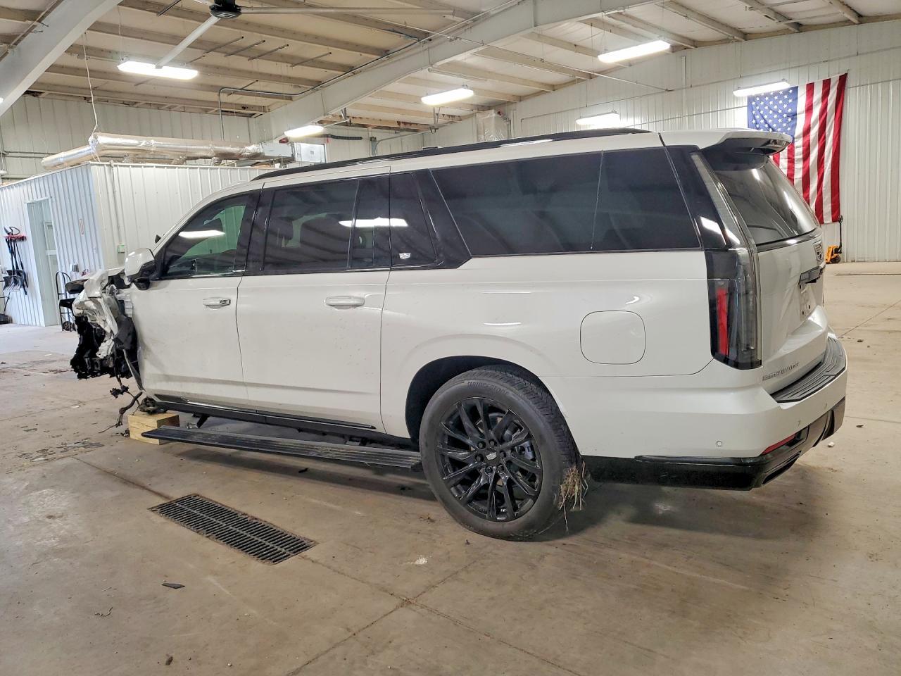 2025 Cadillac Escalade - zdjęcie 2