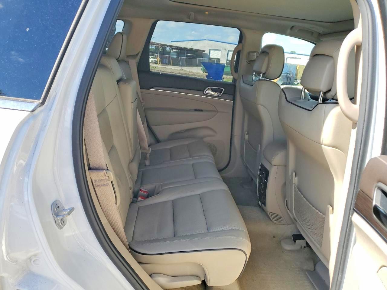 2018 Jeep Grand Cherokee Overland - zdjęcie 11