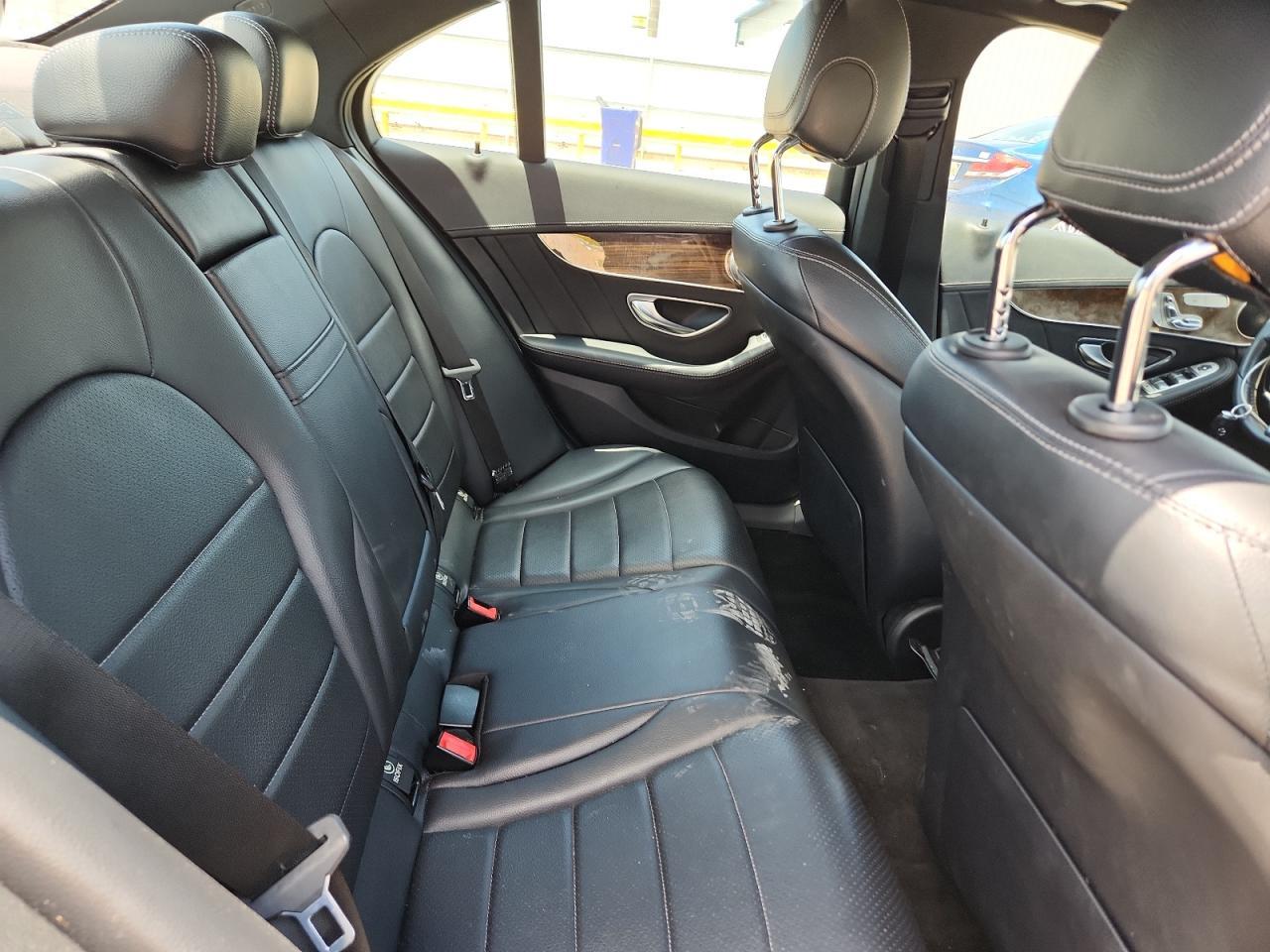 2017 Mercedes-Benz C 300 4Matic - zdjęcie 10