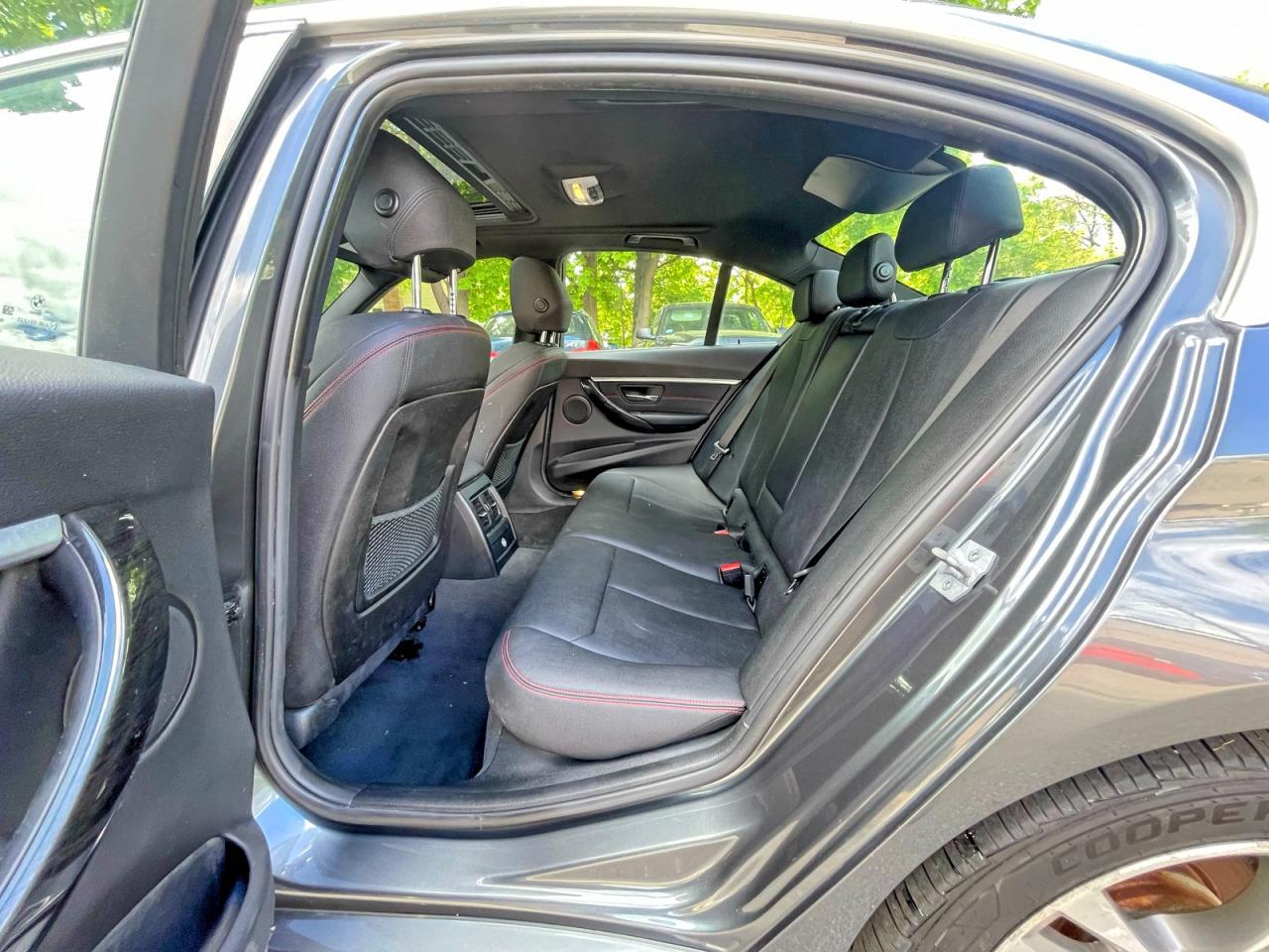 2018 BMW 330 Xi - zdjęcie 12