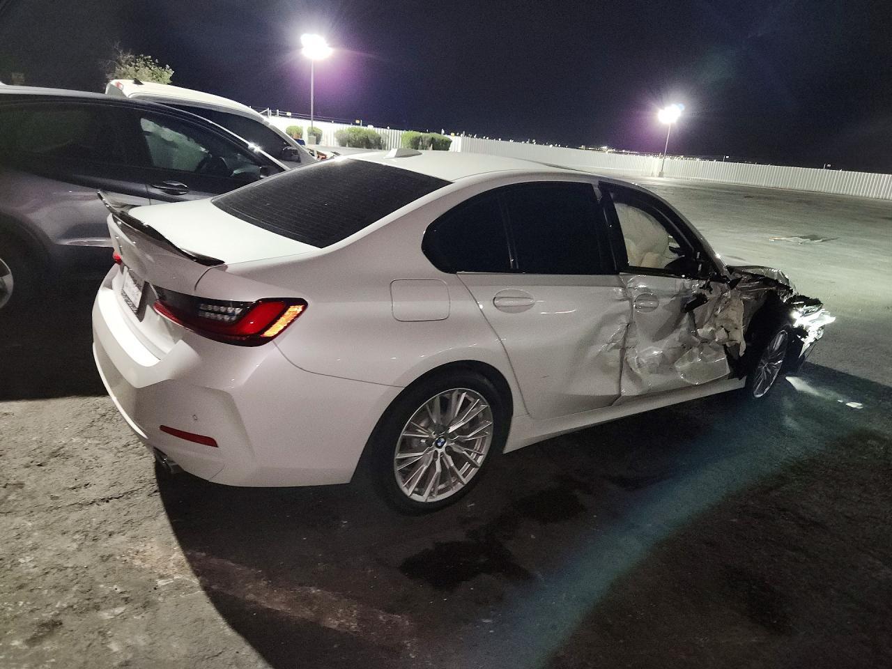 2023 BMW 330I - zdjęcie 3