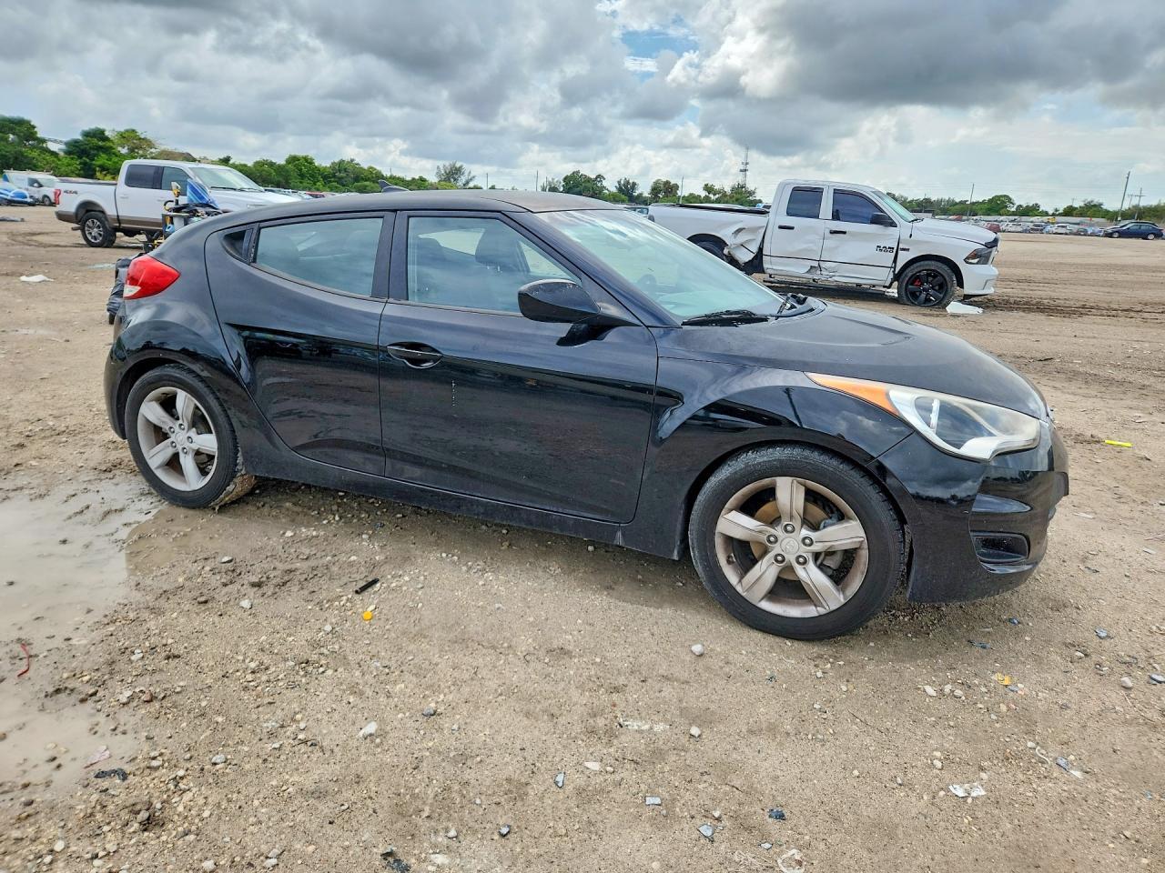 2013 Hyundai Veloster Base - zdjęcie 4