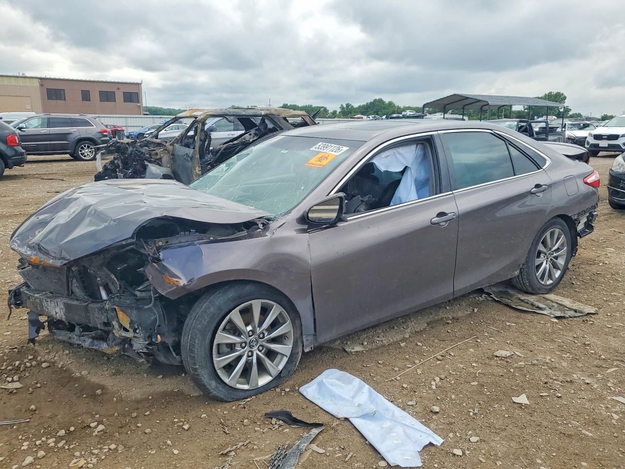 2015 Toyota Camry Xle - zdjęcie główne