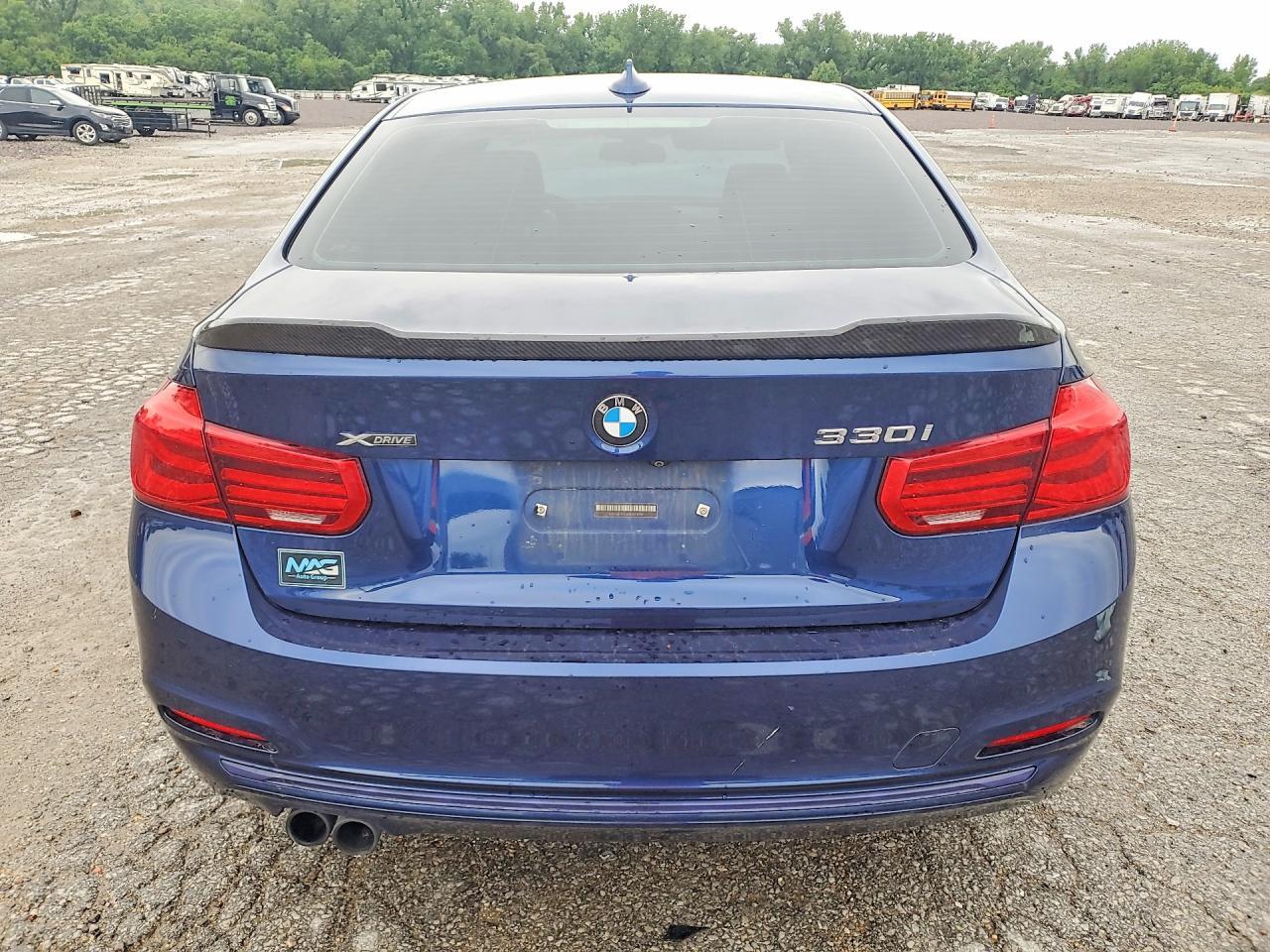 2018 BMW 330 Xi - zdjęcie 6