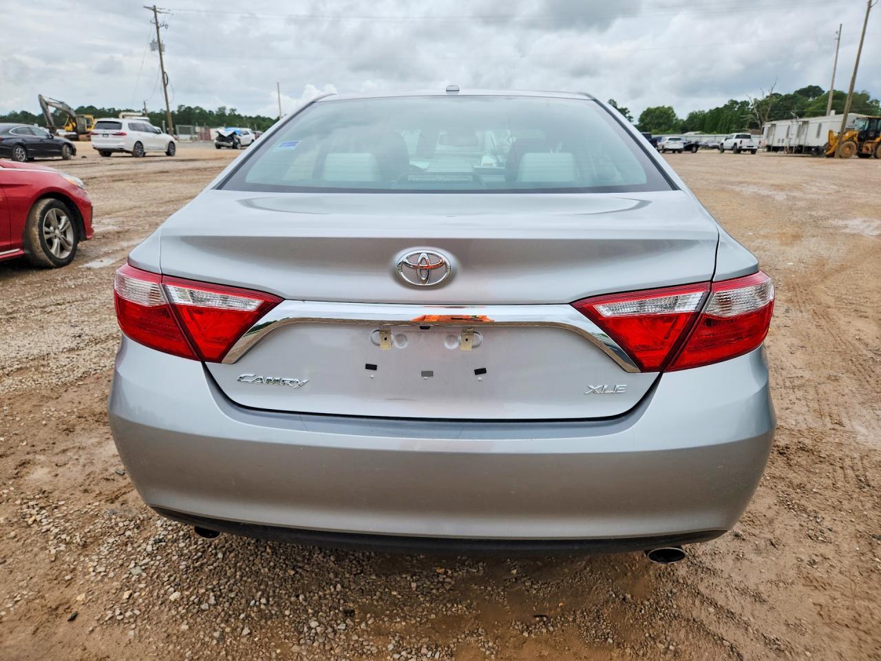 2017 Toyota Camry Xle - zdjęcie 6