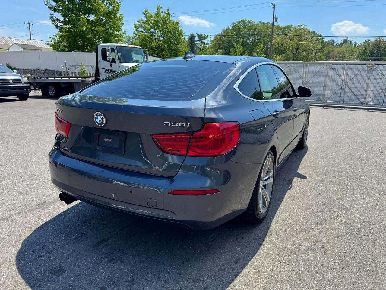 2018 BMW 330 Xigt - zdjęcie 3