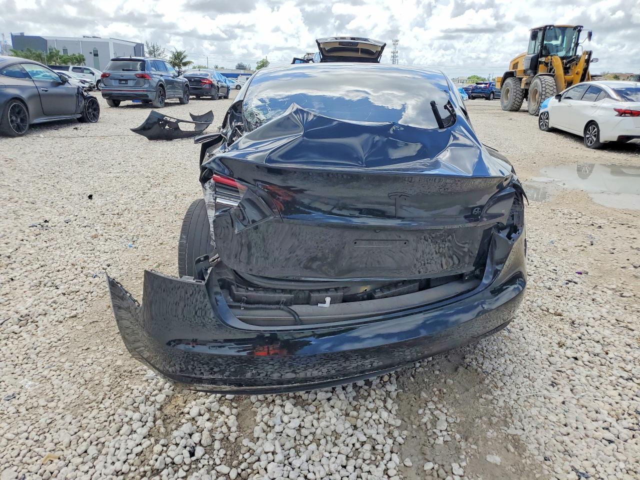 2023 Tesla Model 3 - zdjęcie 6