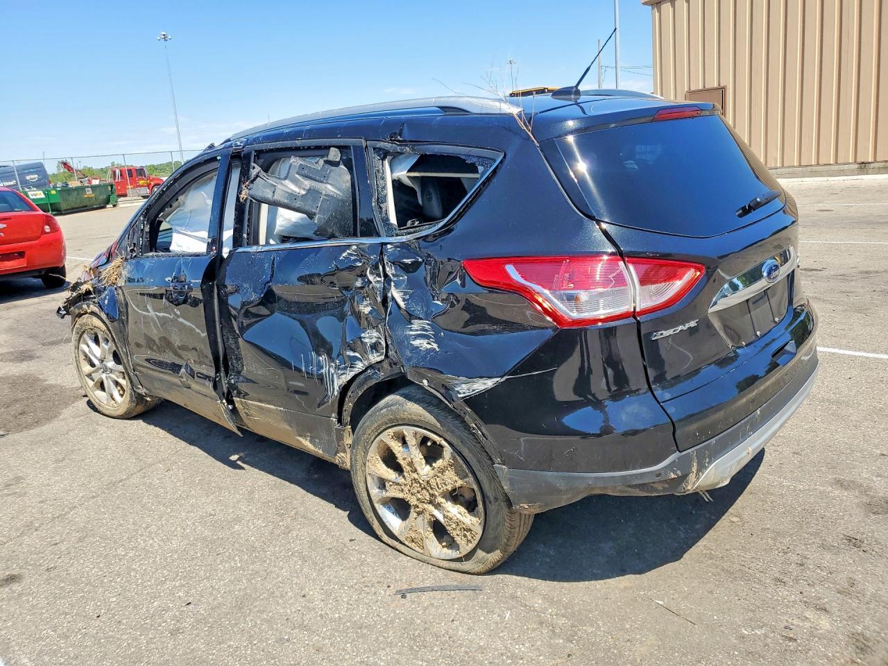 2014 Ford Escape Titanium - zdjęcie 2