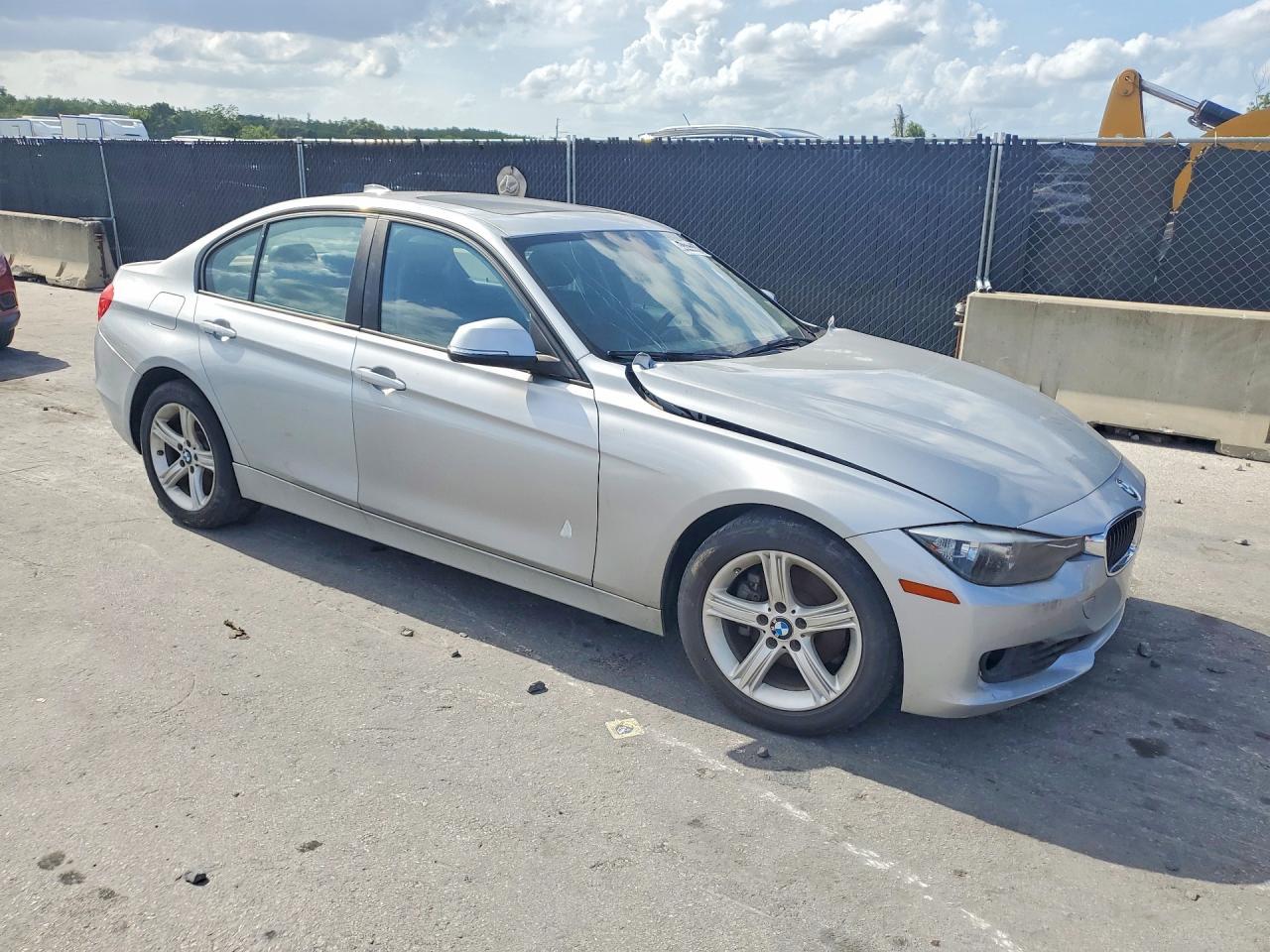 2015 BMW 328 I - zdjęcie 4