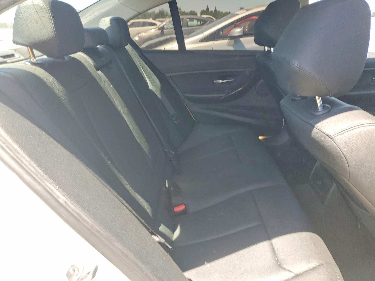 2015 BMW 328 I - zdjęcie 10