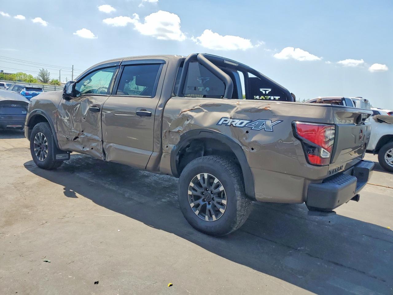 2024 Nissan Titan Pro-4X - zdjęcie 2