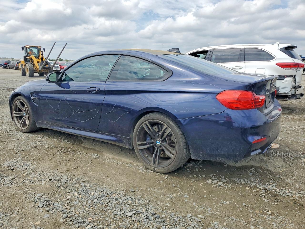 2015 BMW M4 - zdjęcie 2