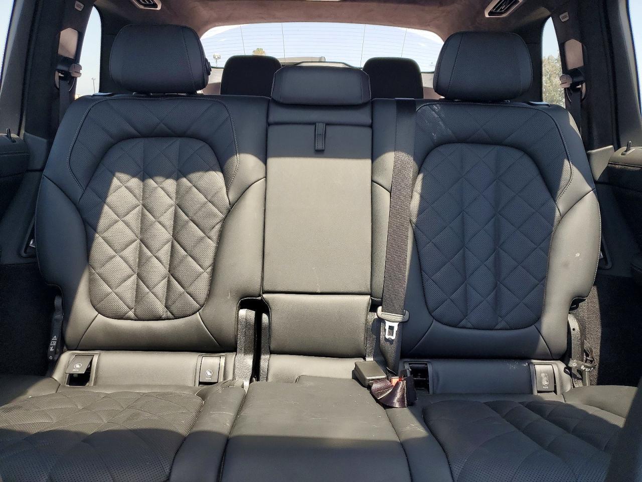 2025 BMW X7 xDrive40I - zdjęcie 10
