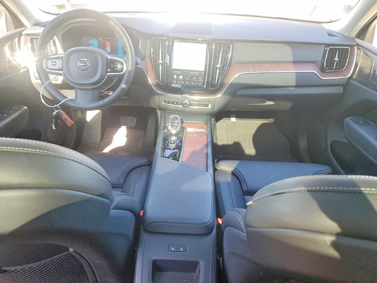 2024 Volvo Xc60 Ultimate - zdjęcie 8