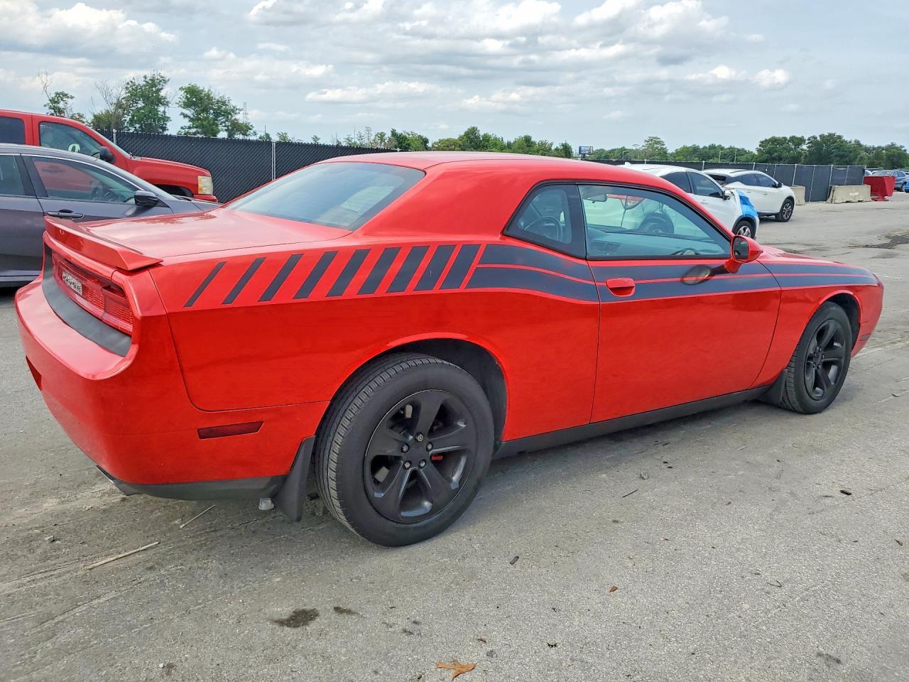 2014 Dodge Challenger Sxt - zdjęcie 3