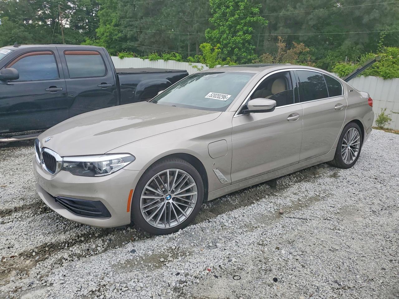 2019 BMW 530E - zdjęcie główne