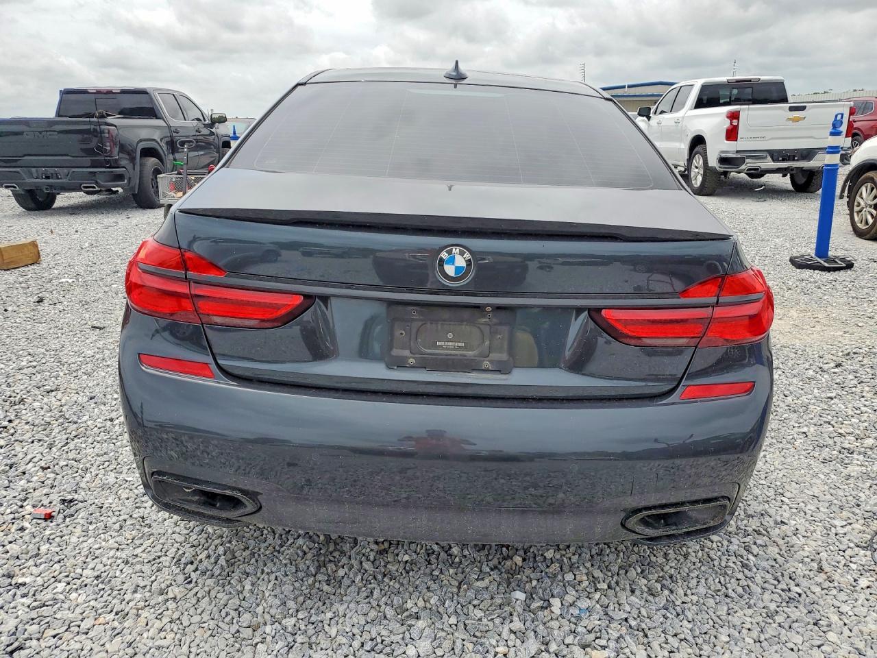 2019 BMW 740 I - zdjęcie 6