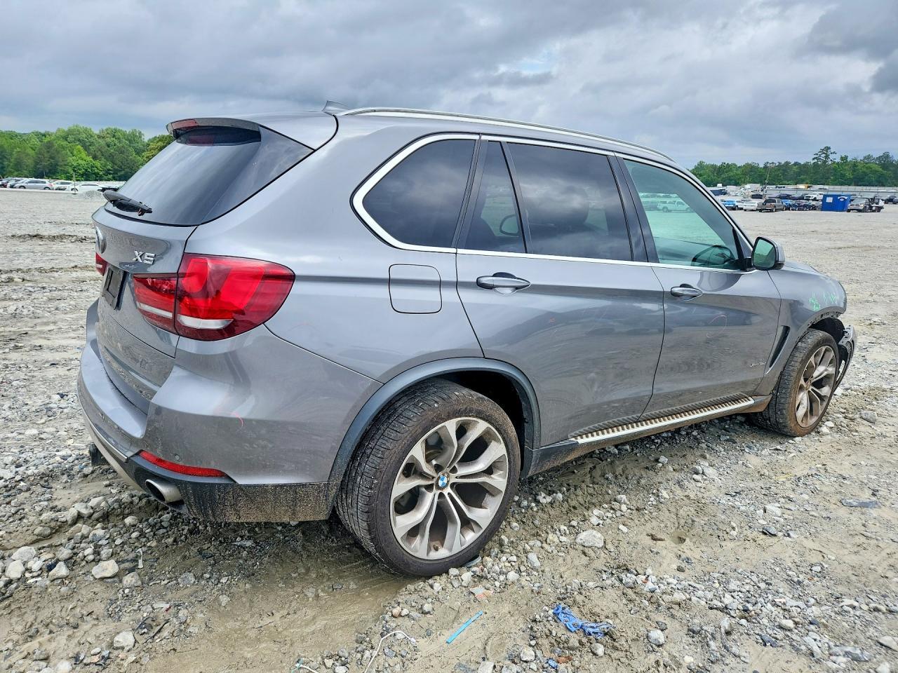 2015 BMW X5 xDrive35I - zdjęcie 3