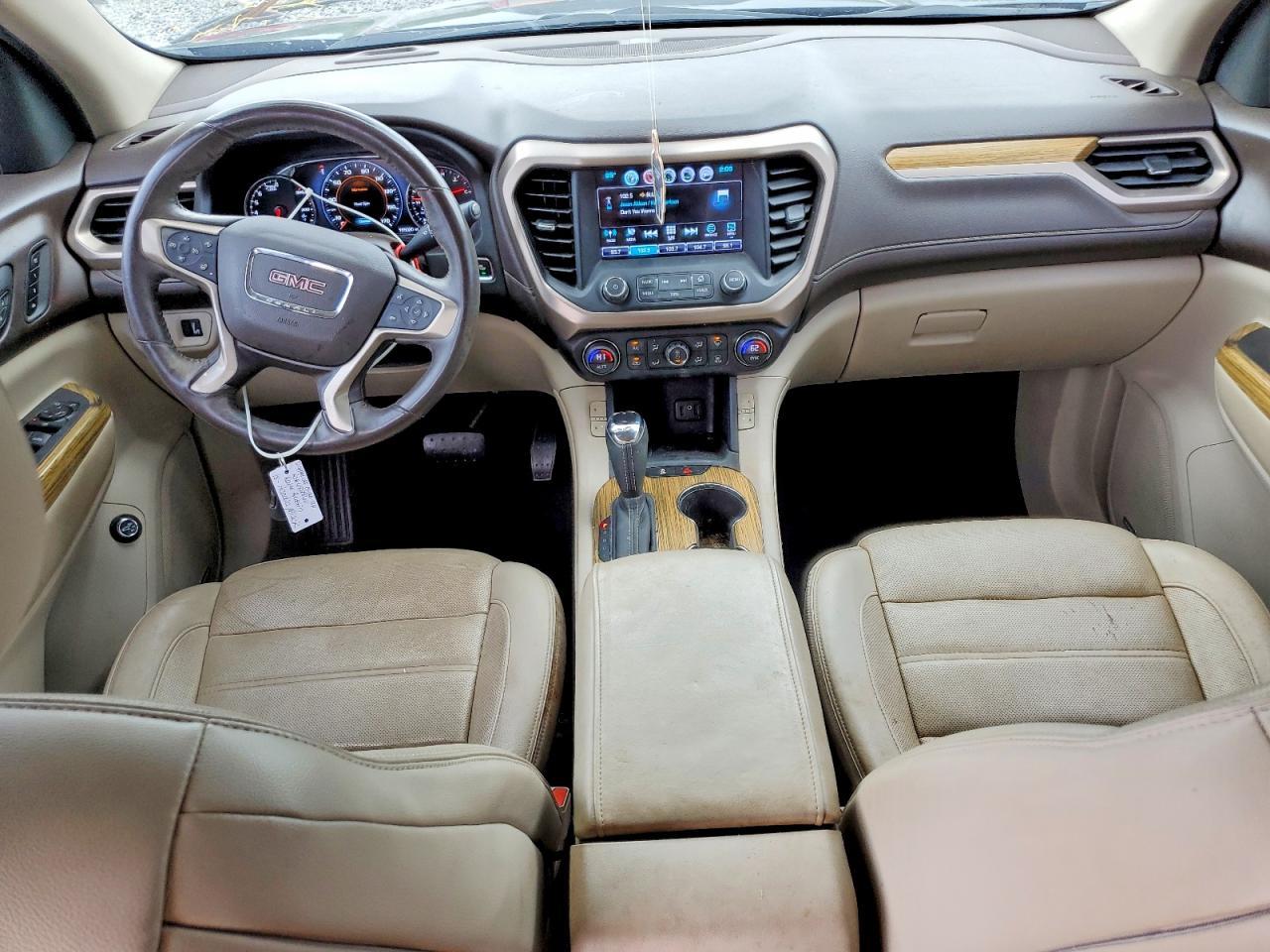 2018 GMC Acadia Denali - zdjęcie 8