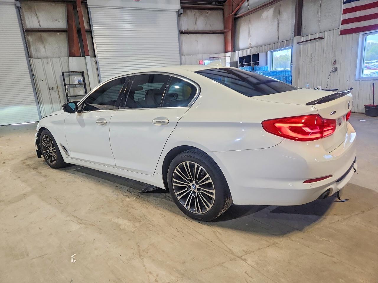 2018 BMW 530 Xi - zdjęcie 2