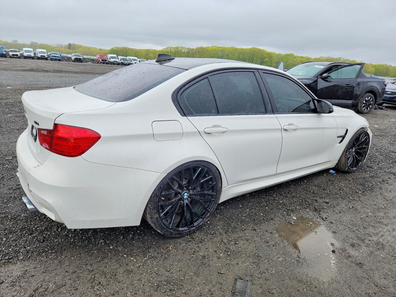 BMW M3 - zdjęcie 3