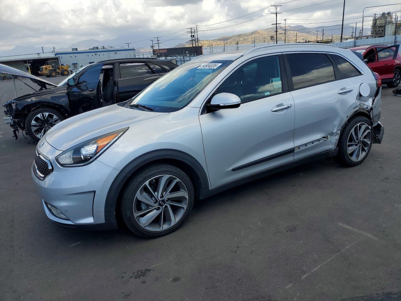 2017 Kia Niro Ex Touring - zdjęcie główne