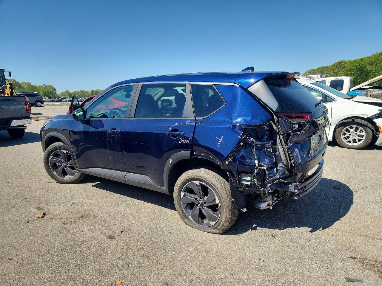 2025 Nissan Rogue Sv - zdjęcie 2