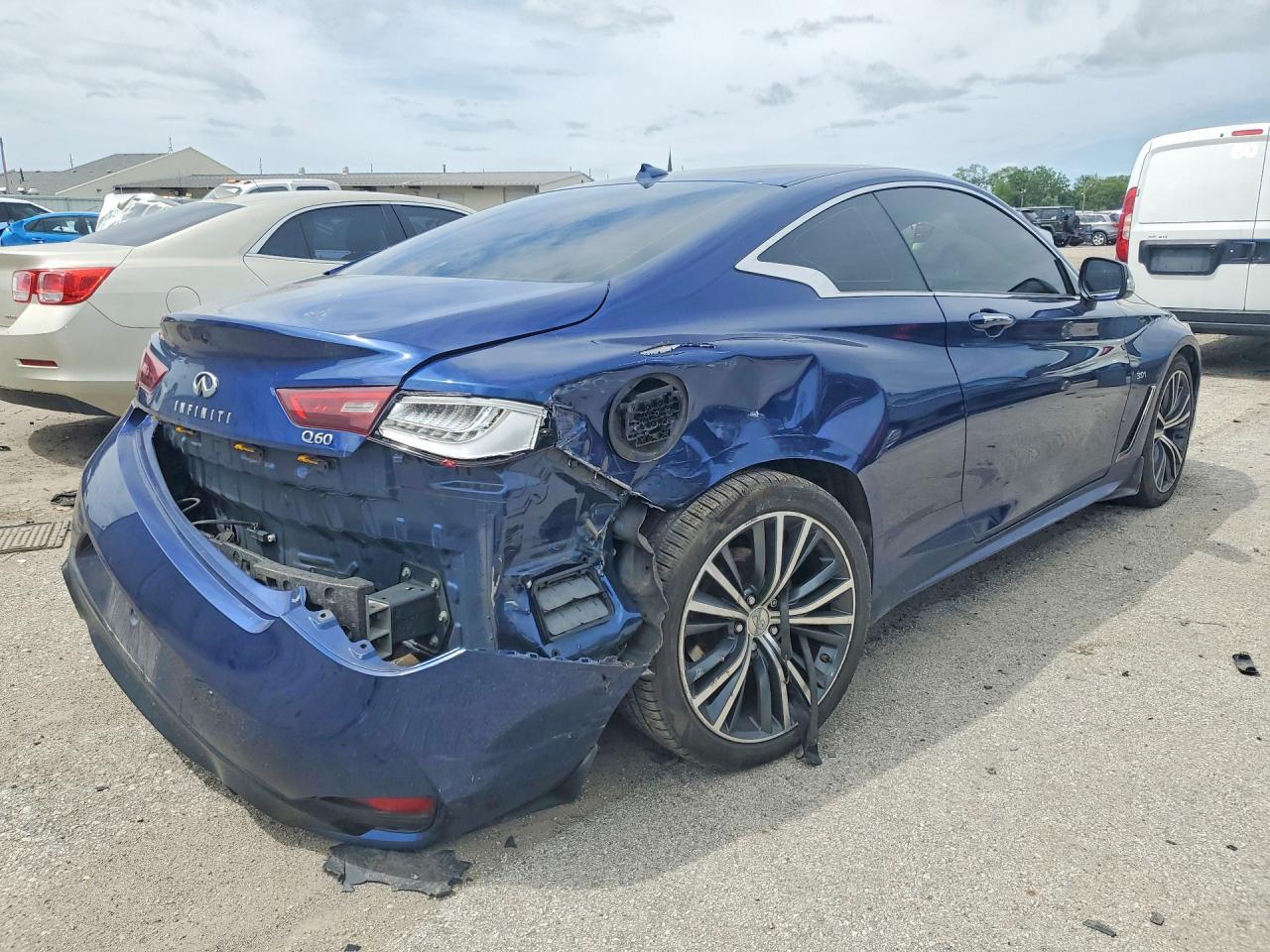 2018 Infiniti Q60 3.0T Luxe - zdjęcie 3