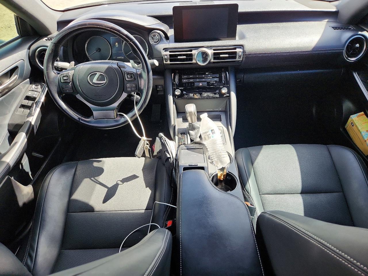 2022 Lexus Is 300 - zdjęcie 8